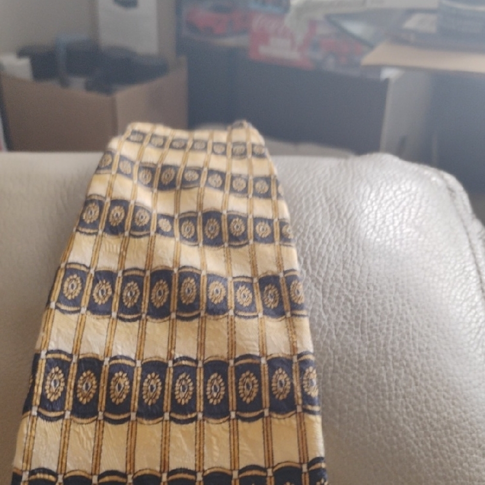 Gold and Black Patterned Tie